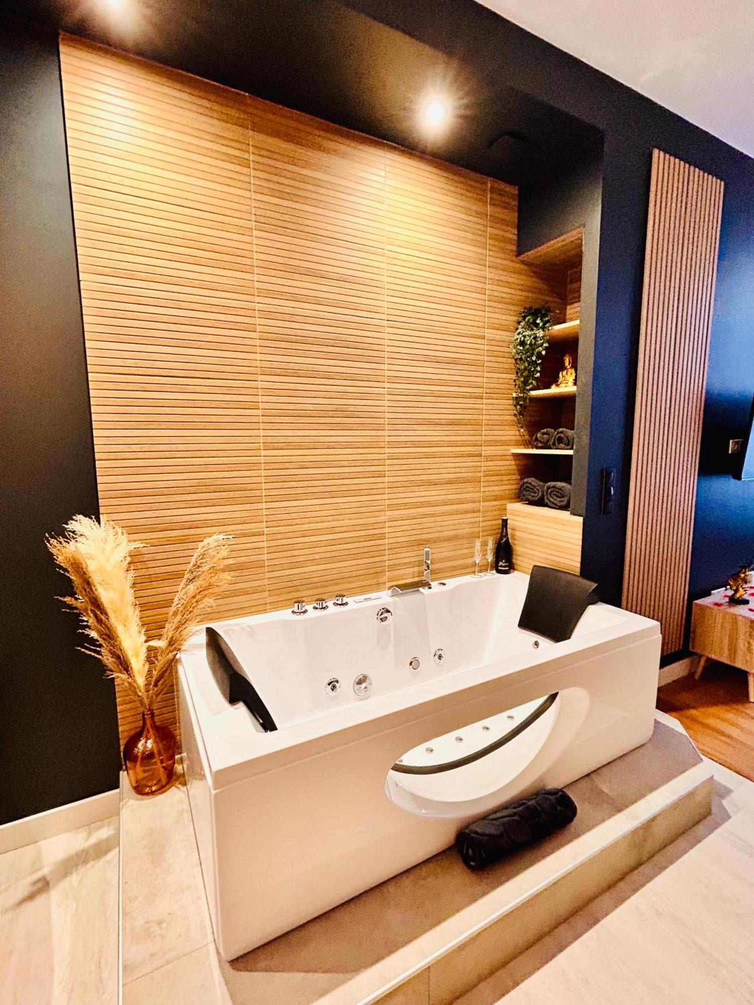 Suite Cosy Jacuzzi Troyes - Secrets D'Ana Eksteriør bilde